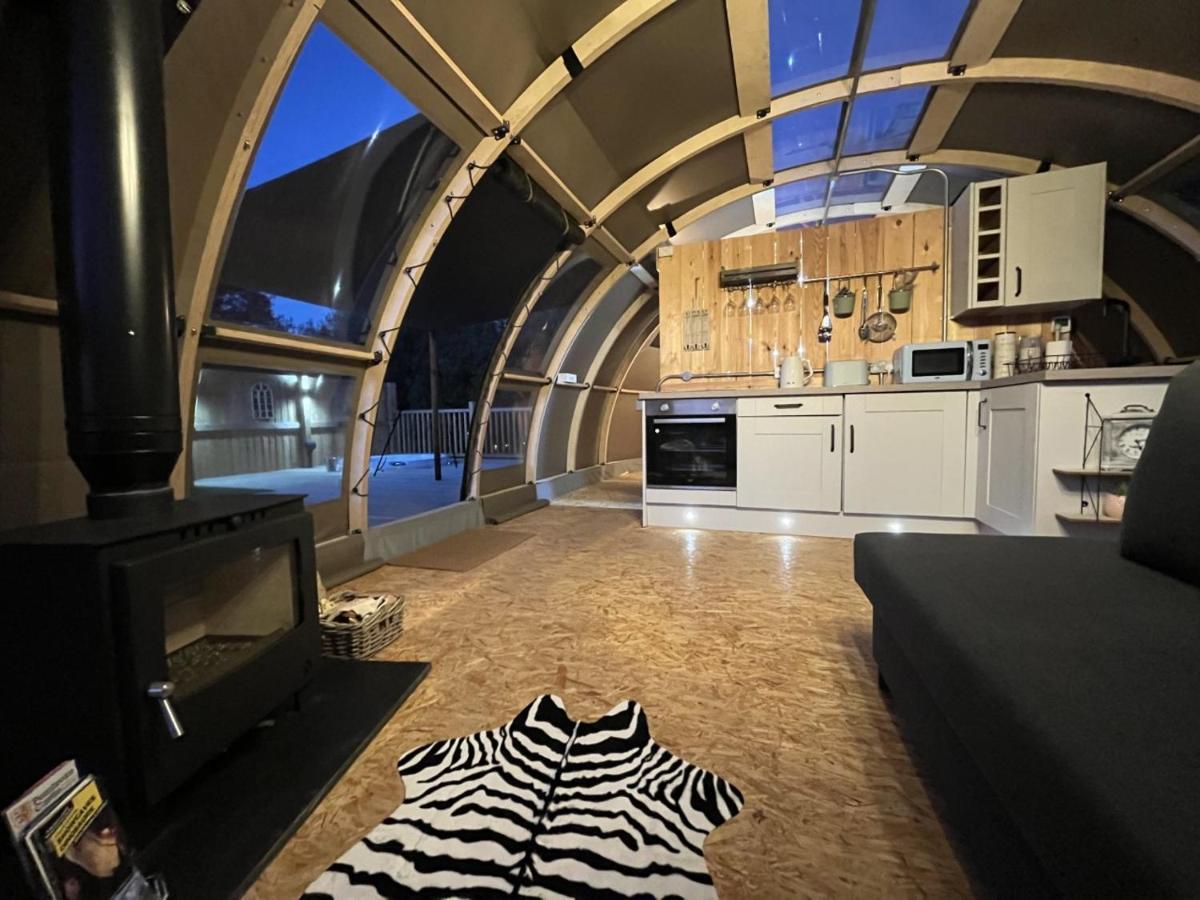 Sunrise Dome Tent Тенби Екстериор снимка