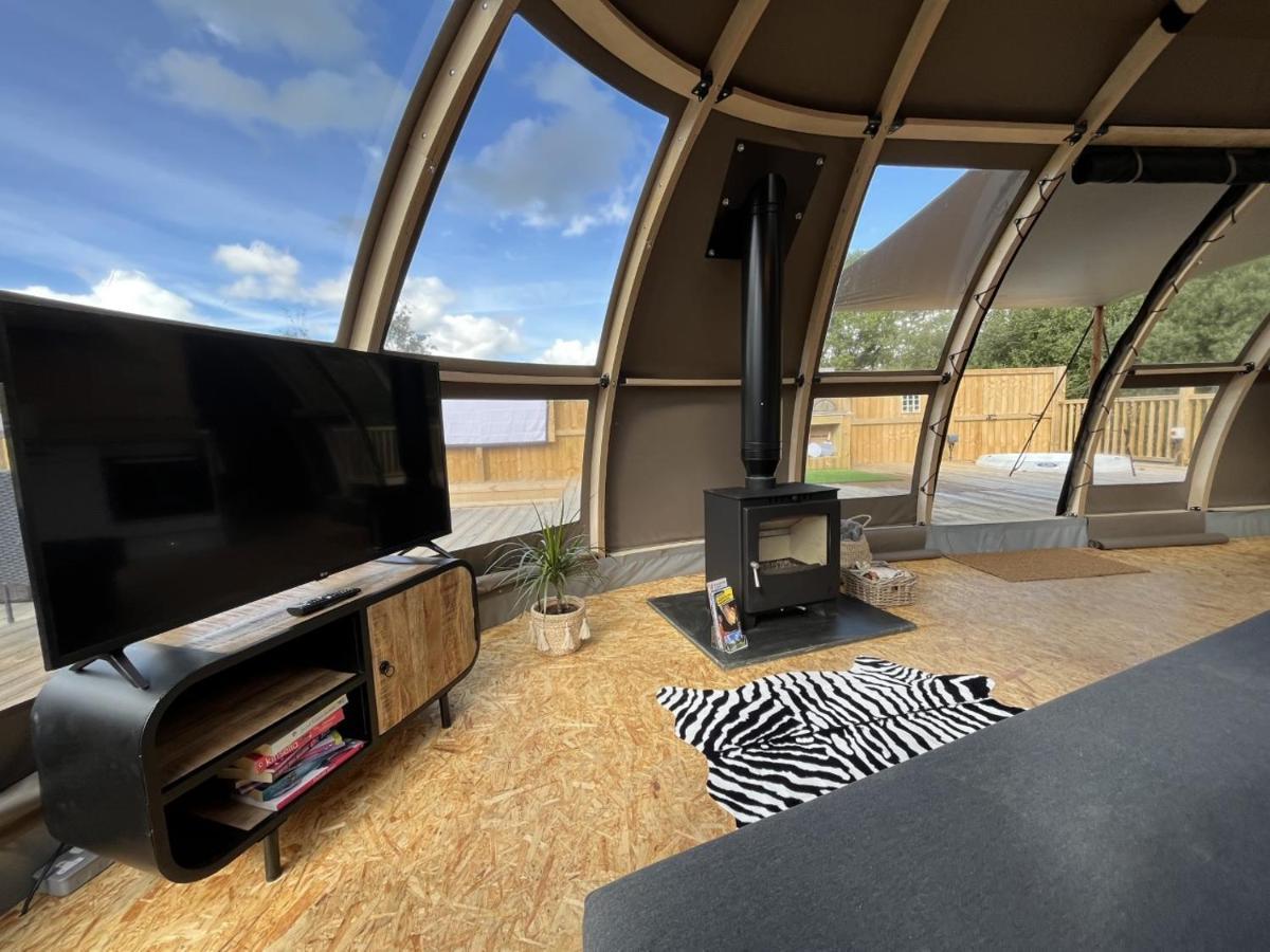 Sunrise Dome Tent Тенби Екстериор снимка