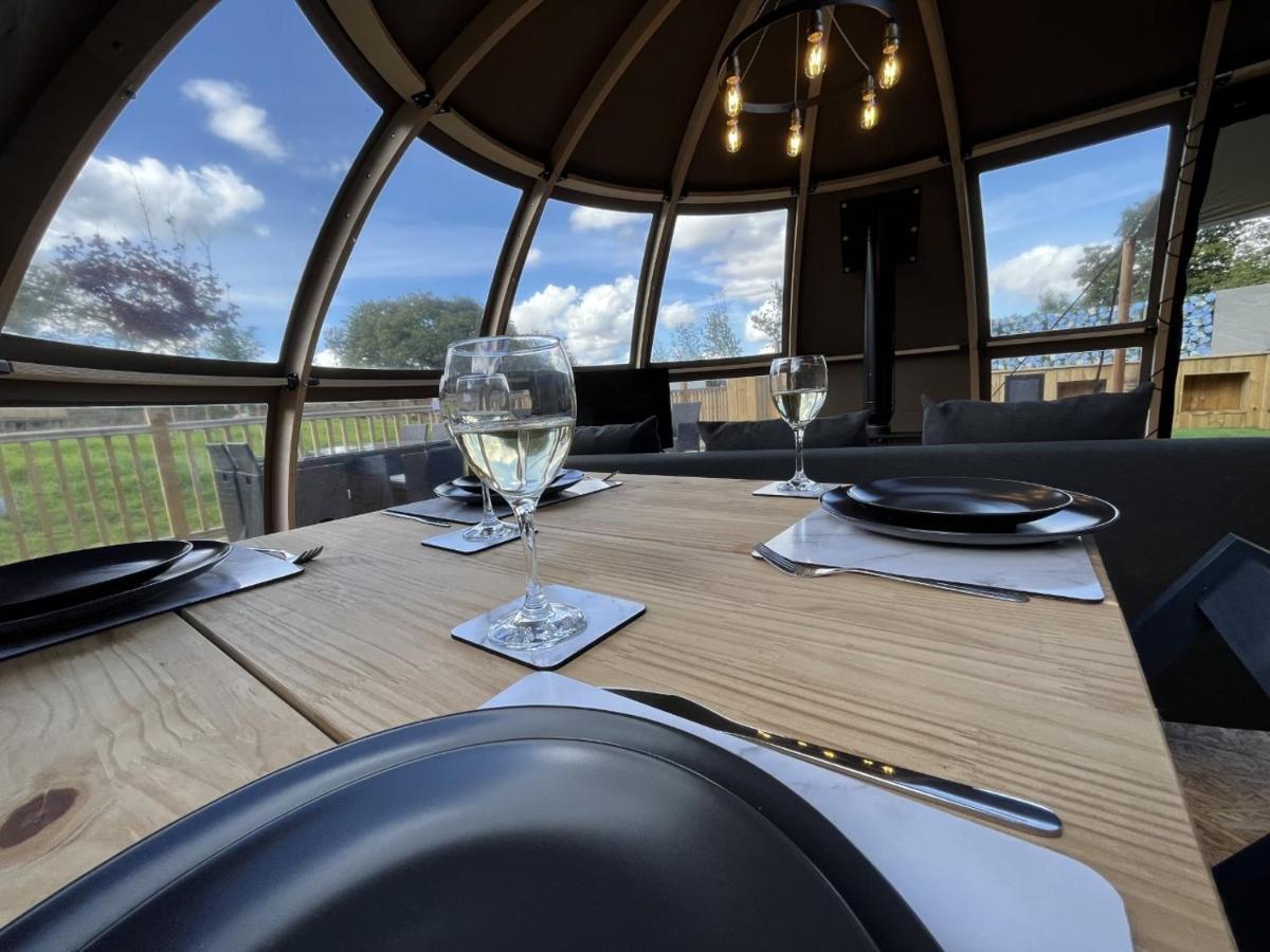 Sunrise Dome Tent Тенби Екстериор снимка